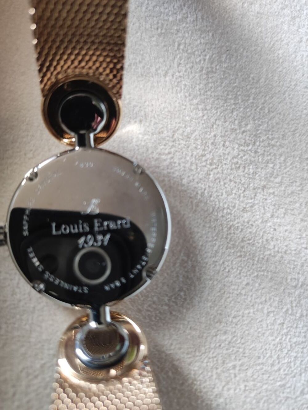 Montre haut de gamme cinq bracelets et dateurs diamants. Lou Bijoux et montres