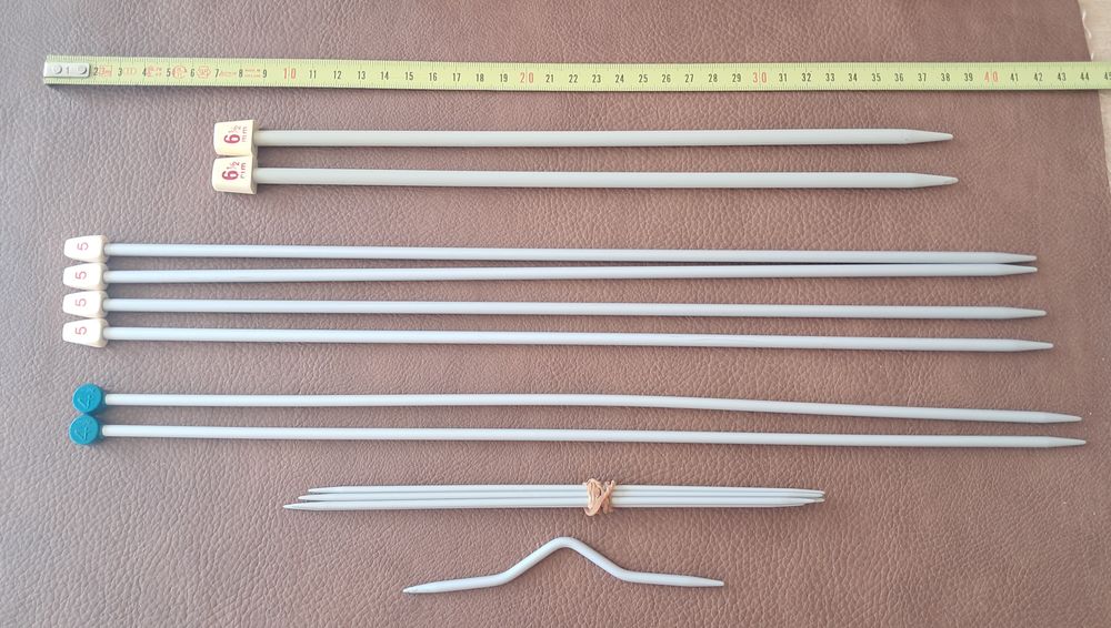 lot de 25 aiguilles &agrave; tricoter + 6 doubles et &eacute;tui phildar 
Bricolage