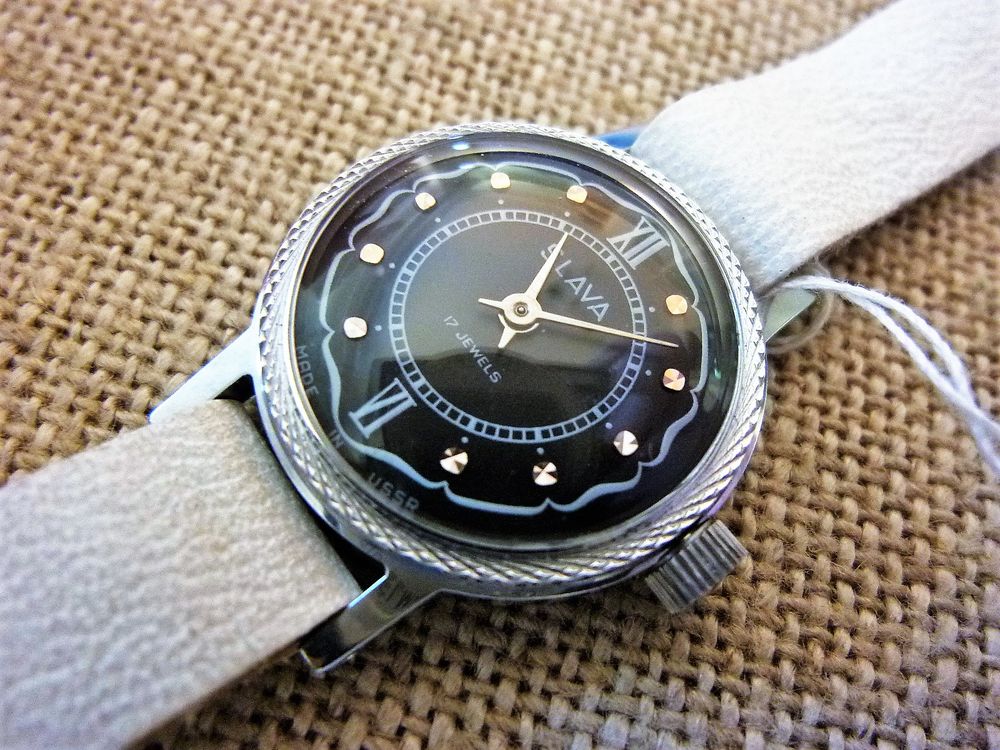 SLAVA montre Dame Russe 1980 DAM0027 cnbbc Bijoux et montres
