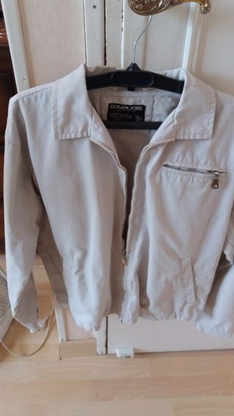 veste complilce 20 Argenteuil (95)