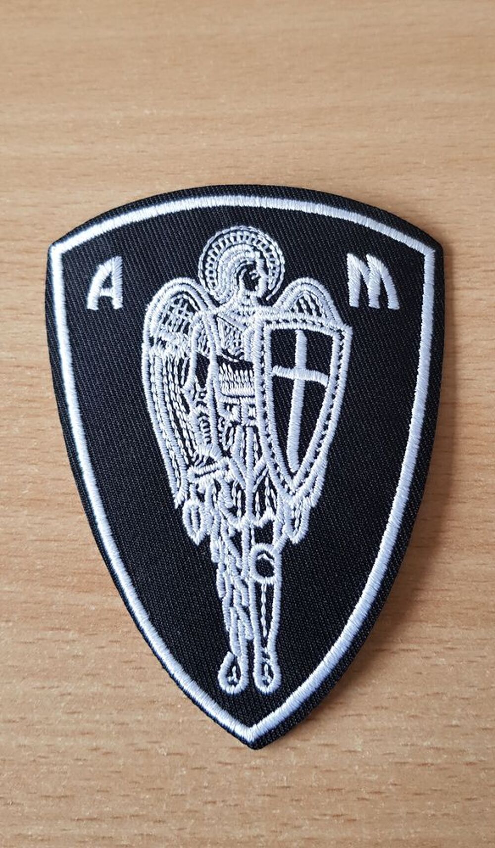 ecusson brod&eacute; 
archange saint michel 
10,5x8 cm 