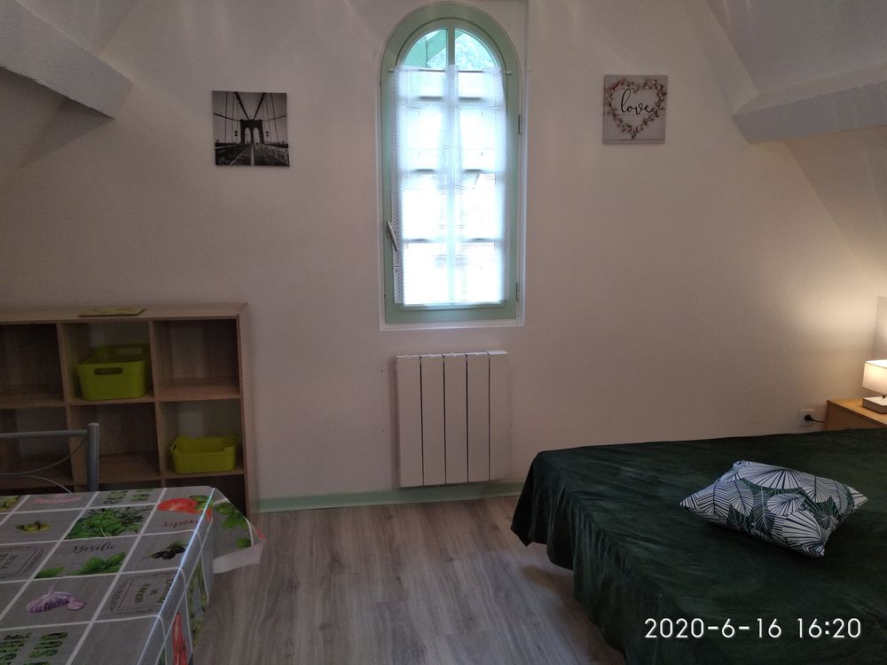   AX LES THERMES APPARTEMENT T2 MEUBLE ETAGE. ..1..2..3  Midi-Pyrénées, Ax-les-Thermes (09110)