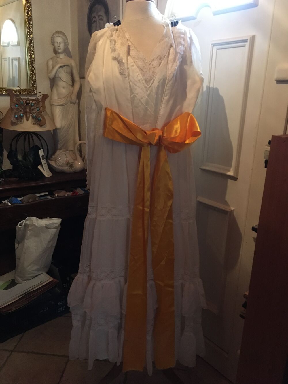 Robe blanche dentelle Vêtements