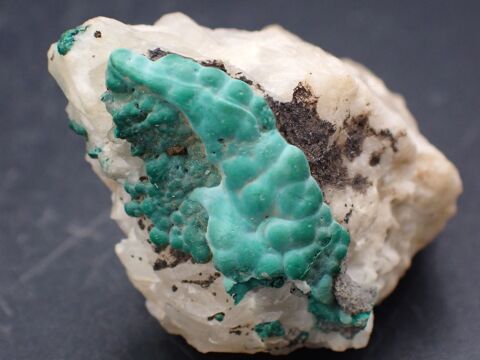 Malachite botryoïdale en boules sur Quartz Bouque-Payrol 29 Moyenmoutier (88)