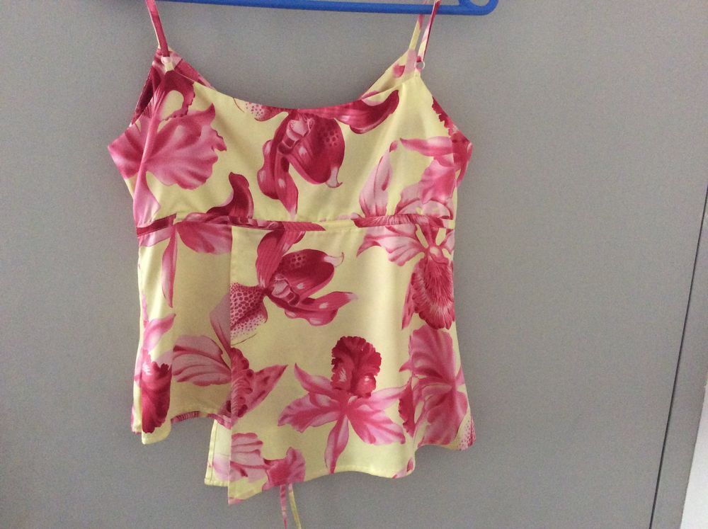 TOP HAUT Vêtements