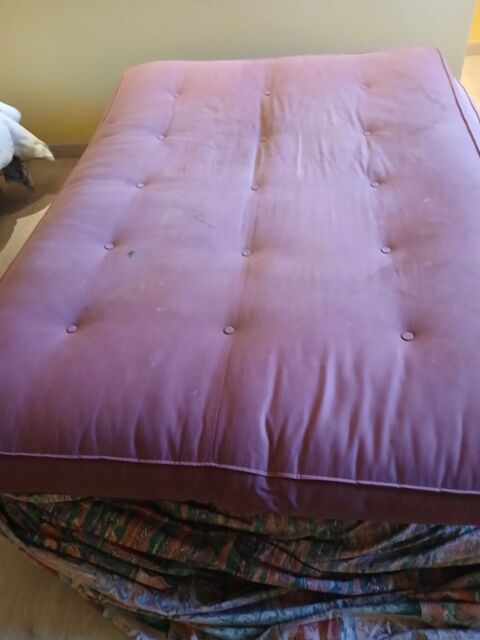 deux matelas 140x200 un peu t�cher je fais 10� l'un 20 Saint-Hilaire-du-Rosier (38)