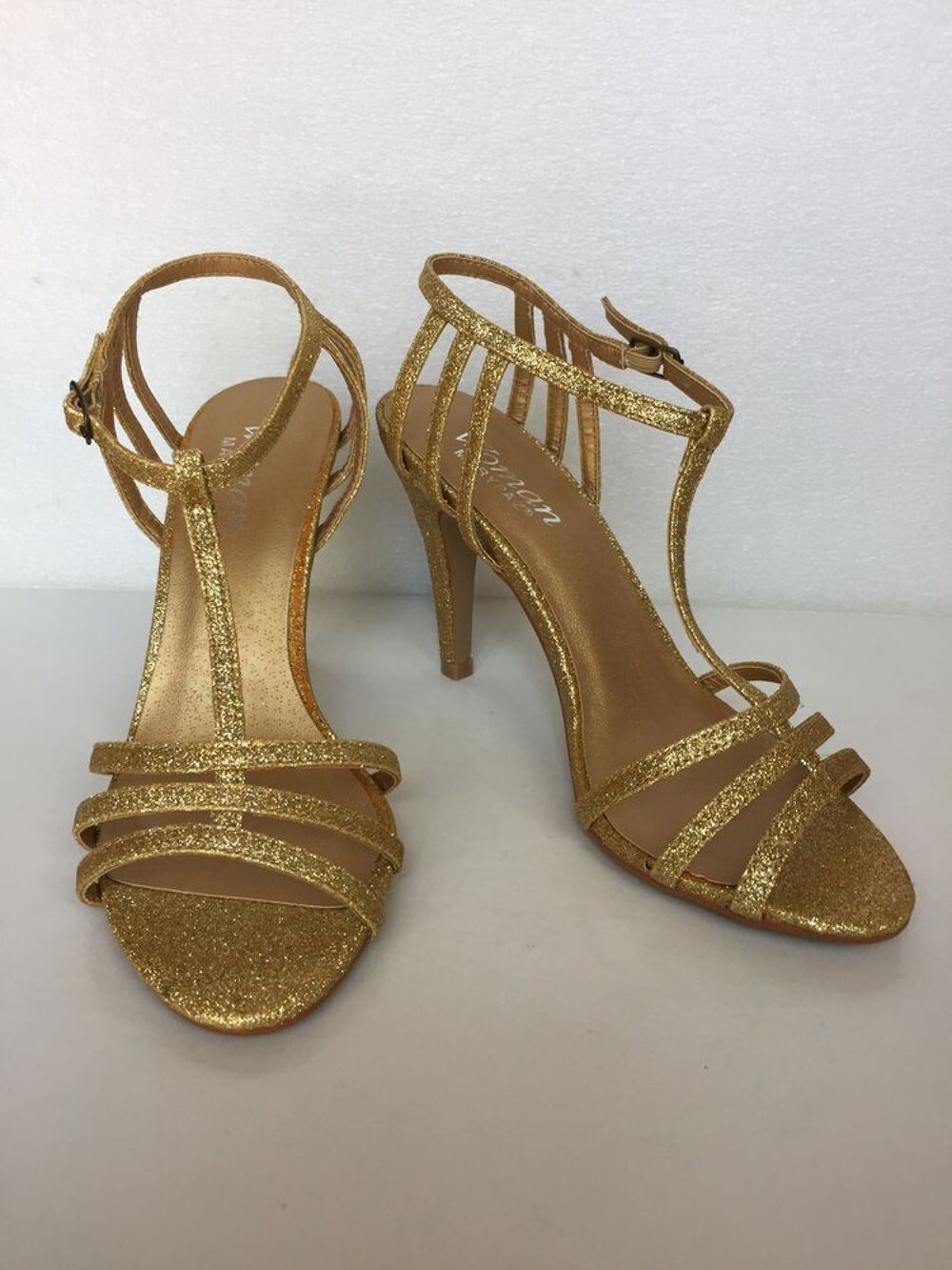 chaussures femme Or Paillet&eacute;s neuve pointure 37 Chaussures