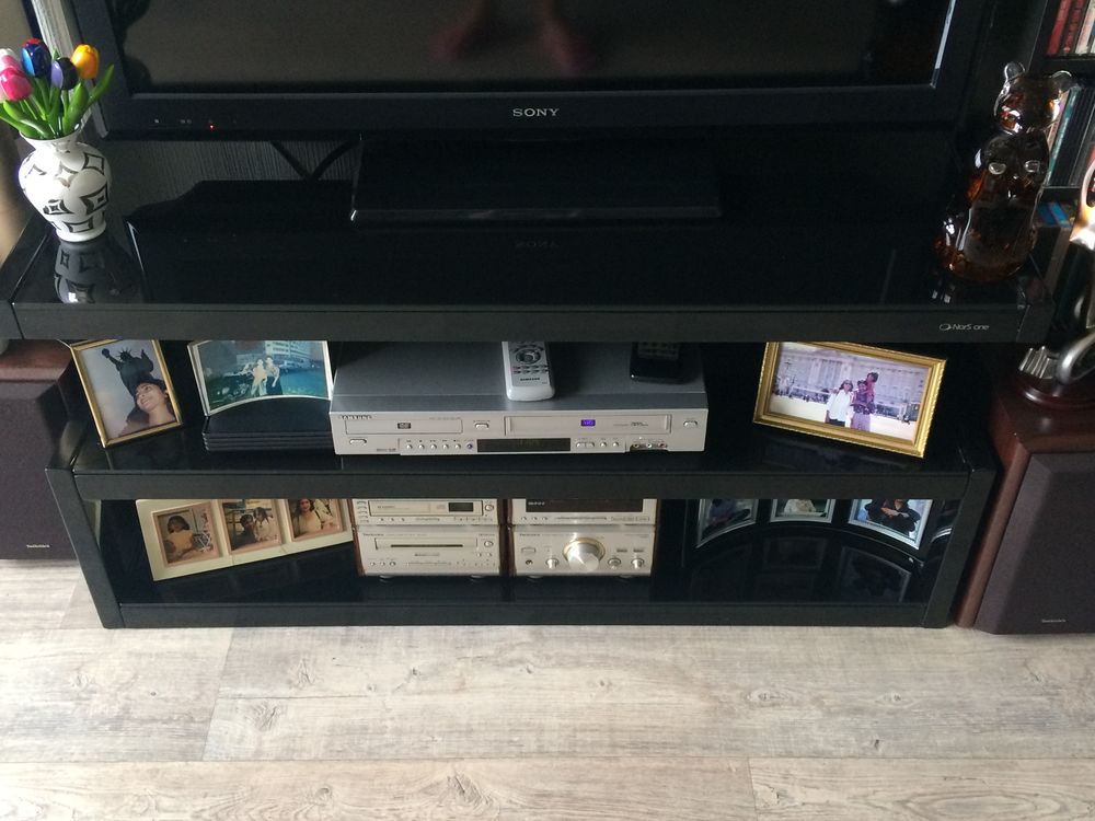 Meuble t&eacute;l&eacute; &agrave; vendre. Meubles