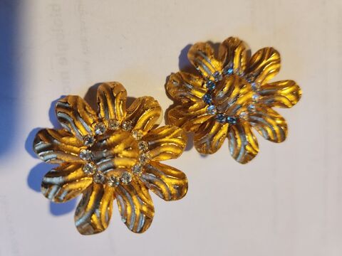 BO Clip fleur Dor�e Strass LANVIN 165 Vigneux-sur-Seine (91)