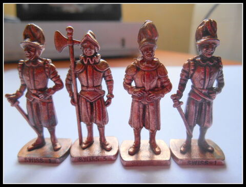 Lot de 4 figurines mtal Gardes Suisses Kinder 20 Troyes (10)