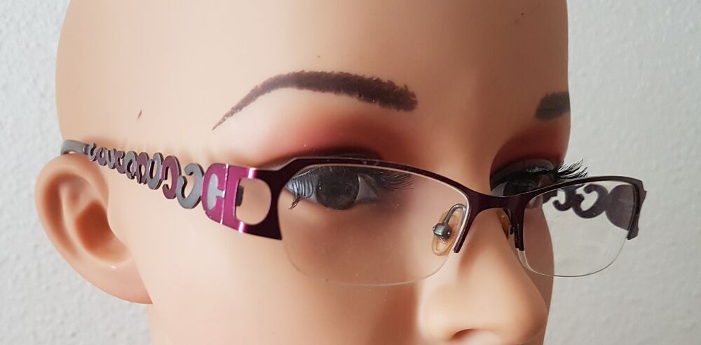 Monture de lunette Galante.
Bijoux et montres