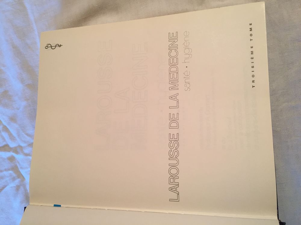 LAROUSSE DE LA MEDECINE 1971 Livres et BD