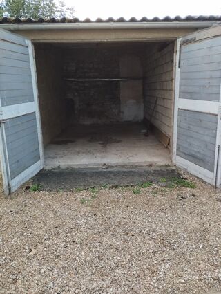  Parking / Garage à louer 15 m² Dijon