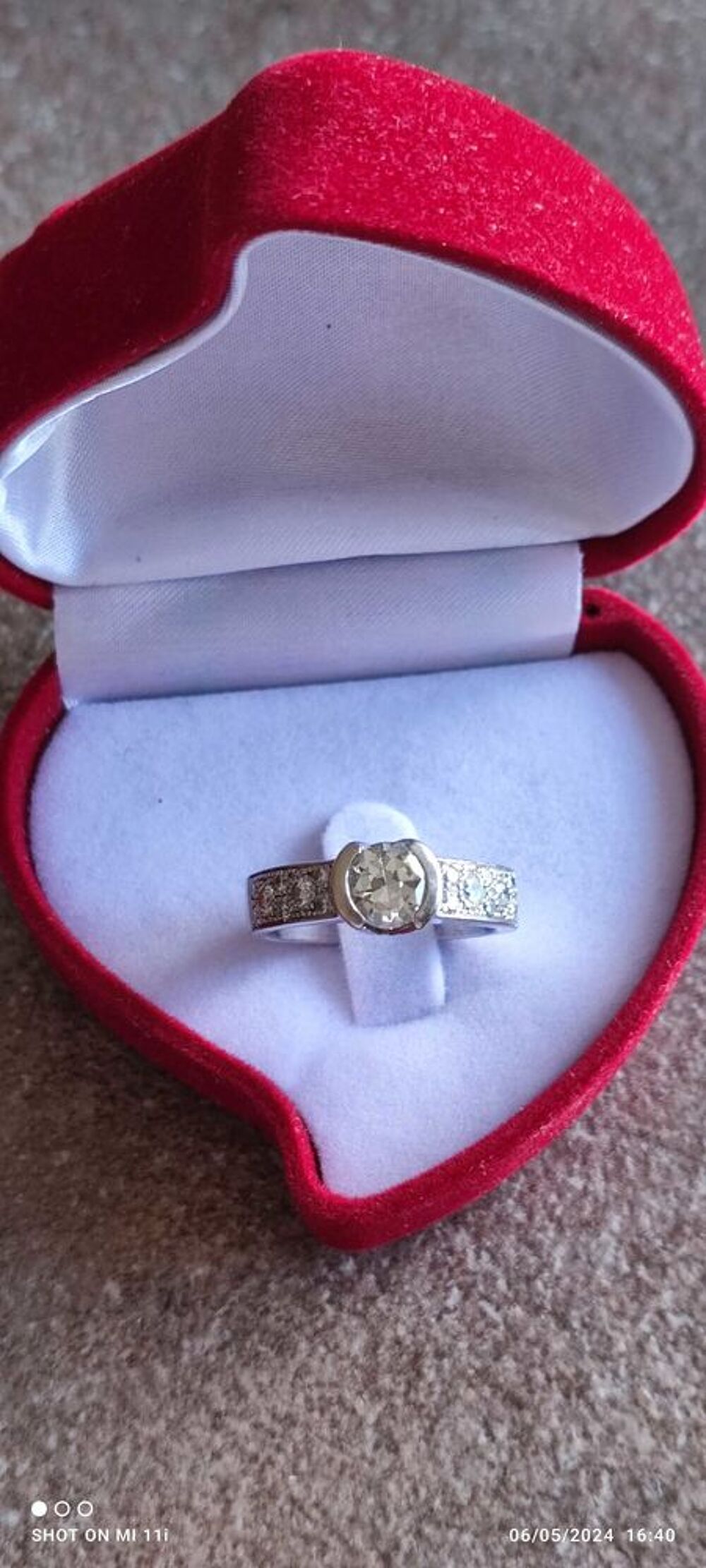 bague or blanc et diamants Bijoux et montres