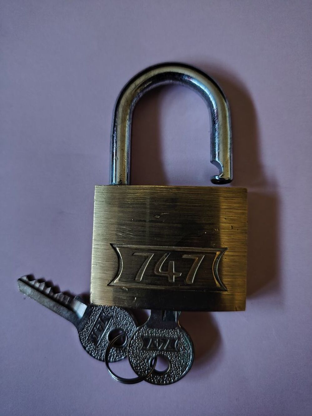 Cadenas 747
