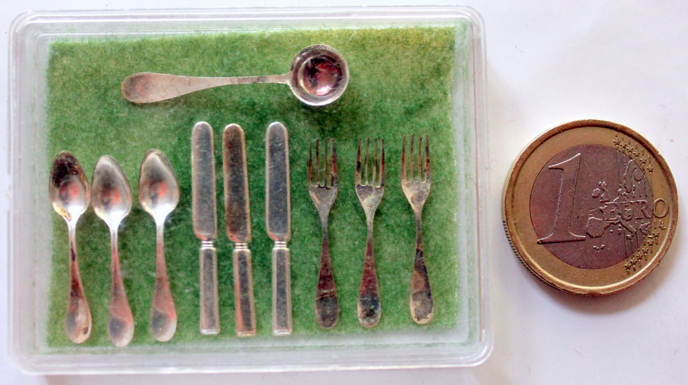 Dinette de poup&eacute;e m&eacute;tal argent&eacute; Jeux / jouets