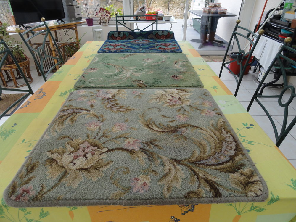 Tapis ( 69 cm X 66 cm ) Décoration