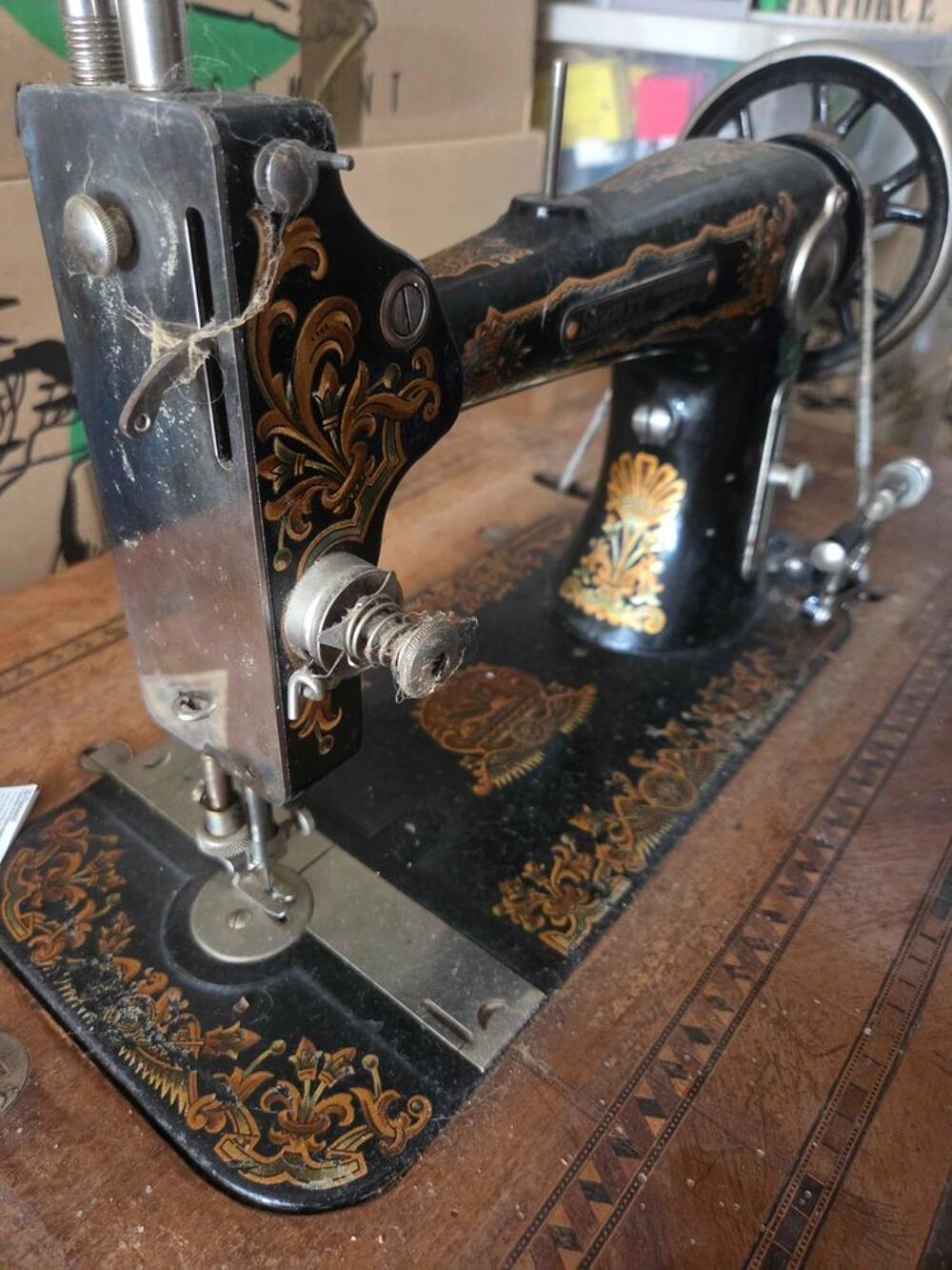 Une jolie machine &agrave; coudre Simplex Décoration