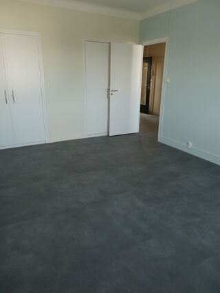  Appartement à louer 5 pièces 110 m²