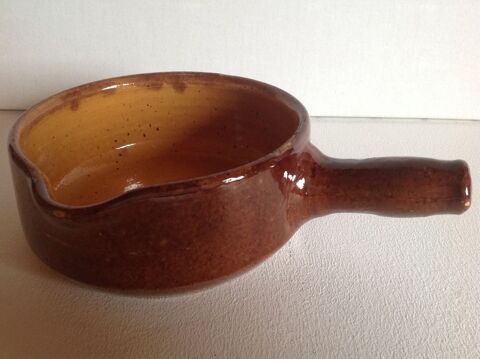 CASSEROLE EN GR�S PROVENCALE Envoi Possible
12 Tr�gunc (29)