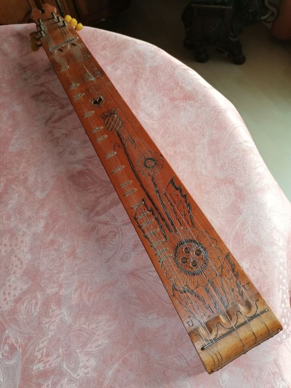 EPINETTE VOSGIENNE Instruments de musique