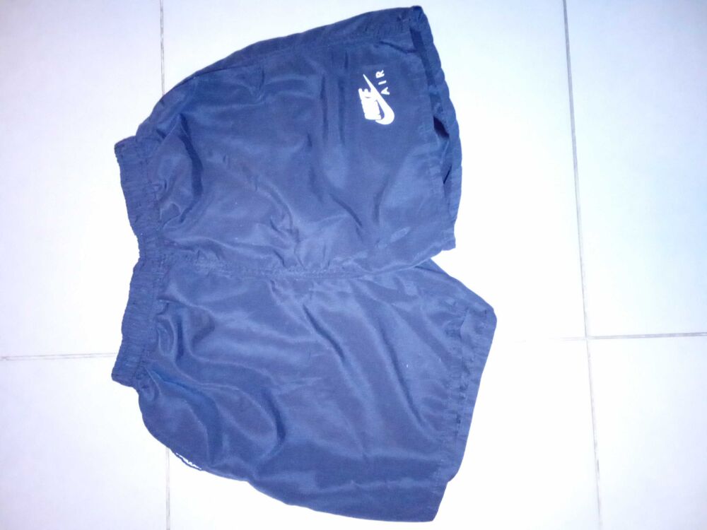 SHORT DE MARQUE " NIKE DE COULEUR Vêtements enfants
