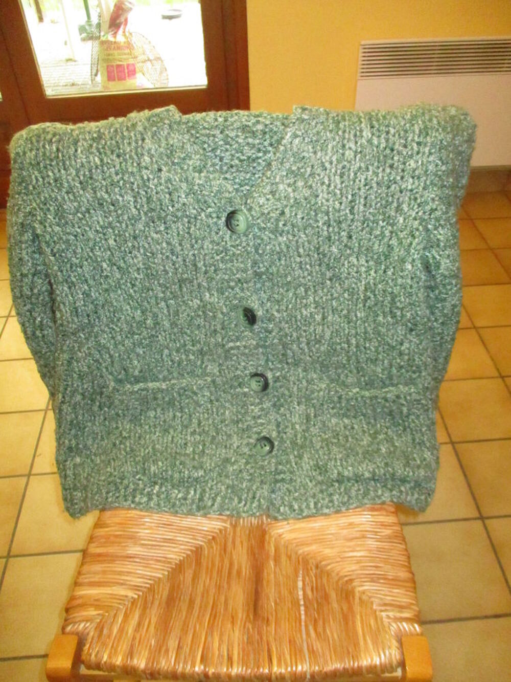 gros gilet de laine avec 2 poches dominance vert chin&eacute; Vêtements