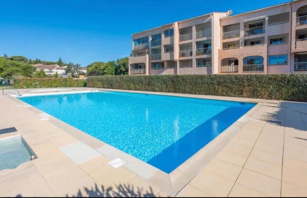 Location Appartement Charmant T1 à Sainte maxime avec terrasse parking Sainte-maxime