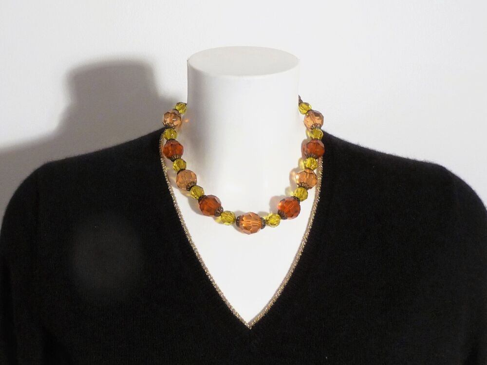 Collier &agrave; Perles en Plastique Rouge Orang&eacute;, Saumon et Jaune Bijoux et montres