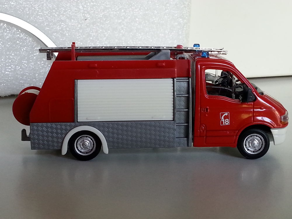 Miniature Pompier- N&deg; 1072
