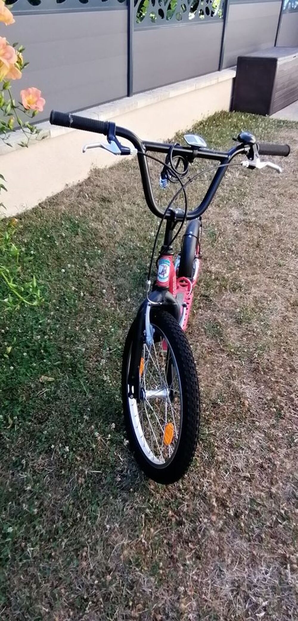 Patinette kickbike freeride rouge tr&egrave;s peu servie Jeux / jouets