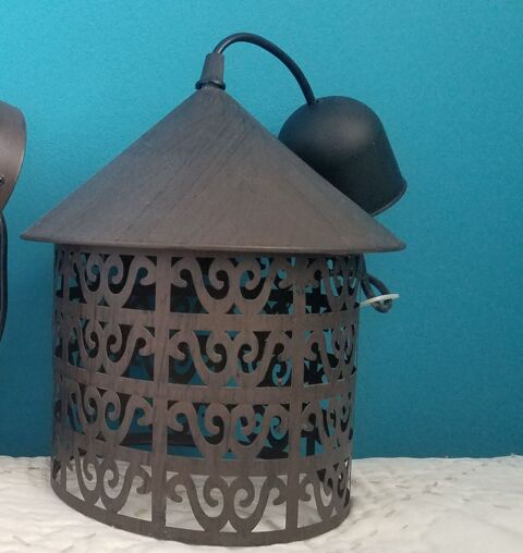 Luminaire - Suspension inspiration orientale
8 Quincy-sous-Snart (91)