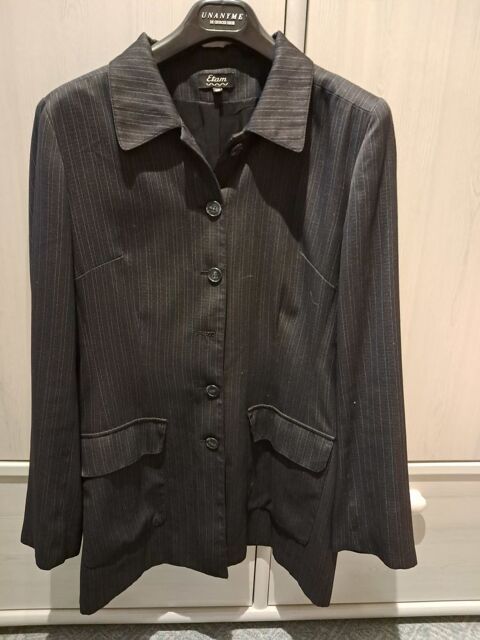 Veste noire Etam Saint-Saturnin-sur-Loire (49)