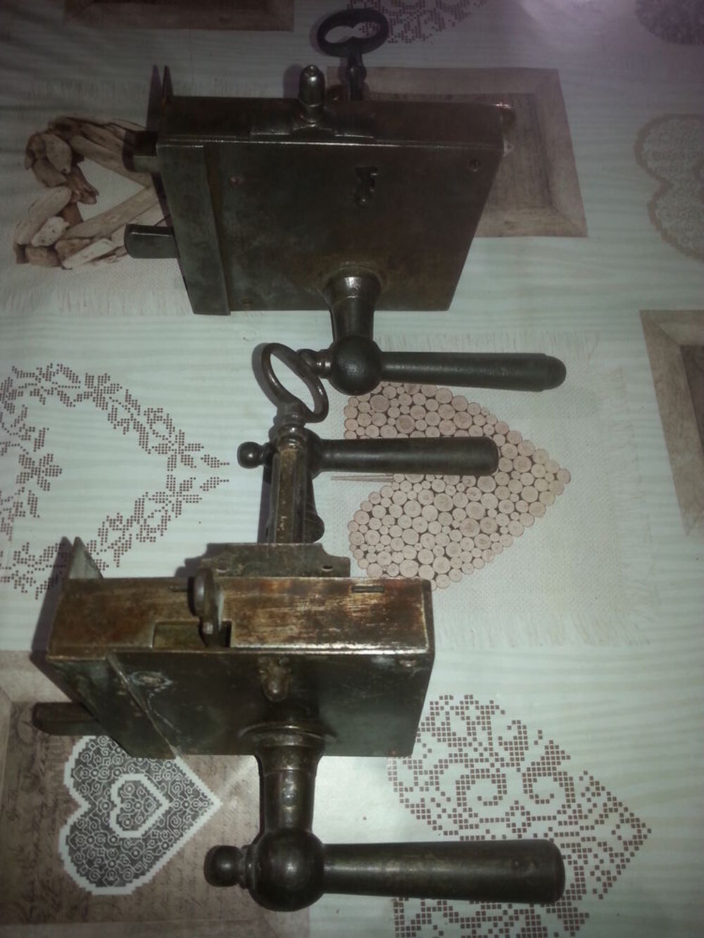 Serrure tres ancienne 