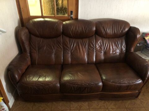 CANAPE CUIR 3 places (Marron foncé) en bon état 40 Jarny (54)