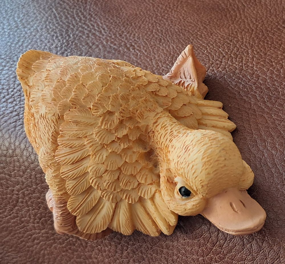 lot de 4 canards humoristiques en r&eacute;sine jaune
d&eacute;taill&eacute;s Décoration