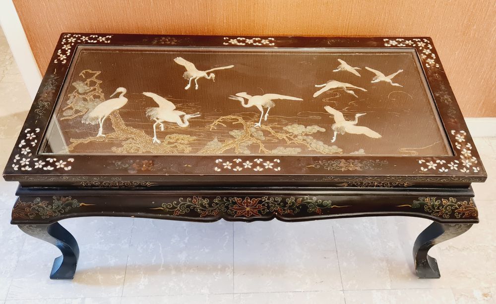 Table chinoise laqu&eacute;e d&eacute;cor H&eacute;rons Meubles
