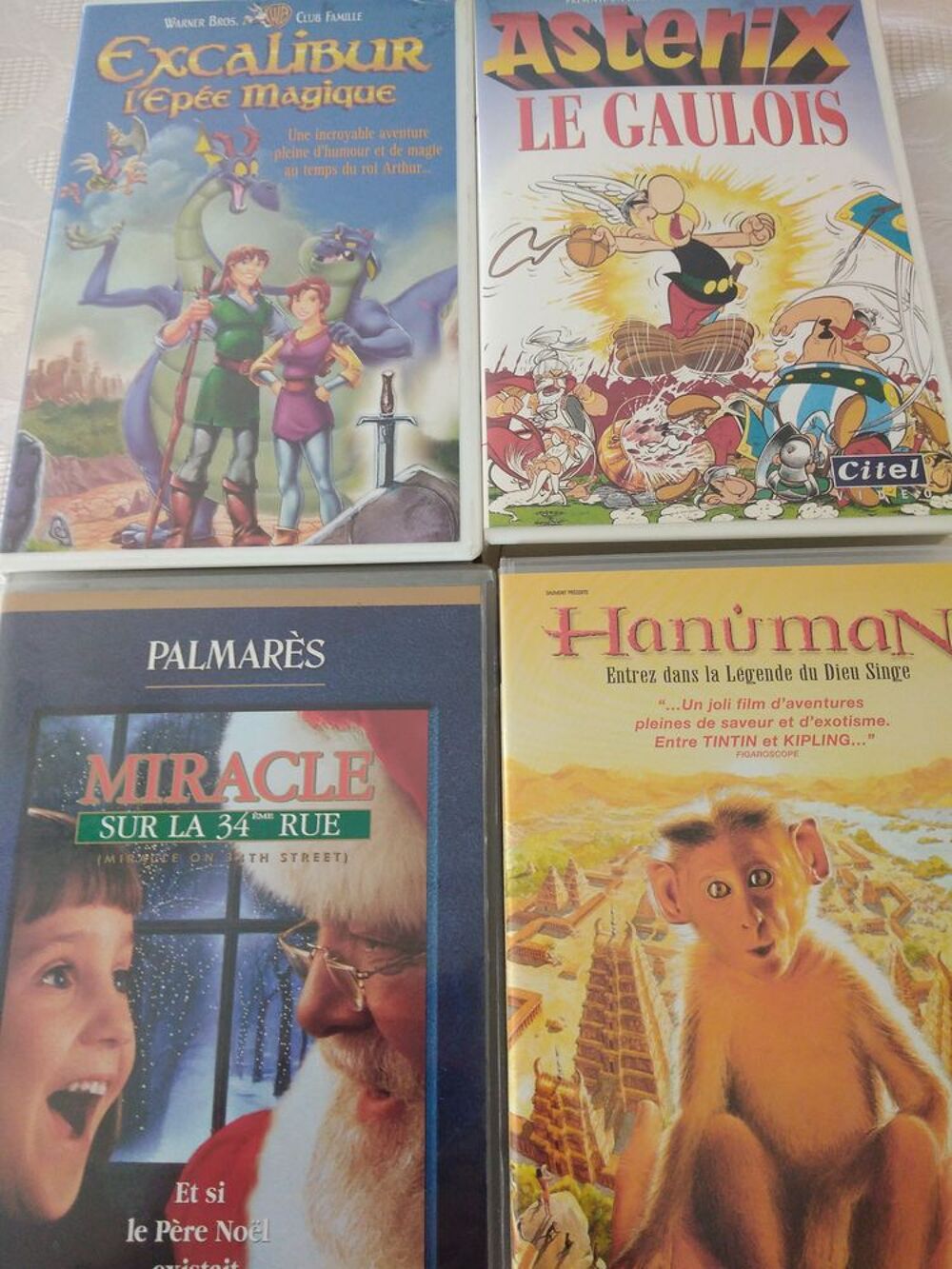 cassettes video CD et vinyles