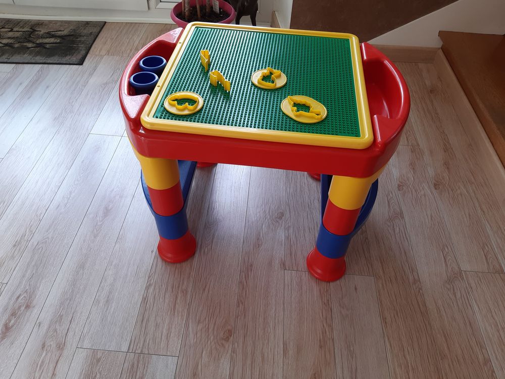 Bureau Multi-activit&eacute;s MONNERET multicolore + 3 ans. Mobilier enfants