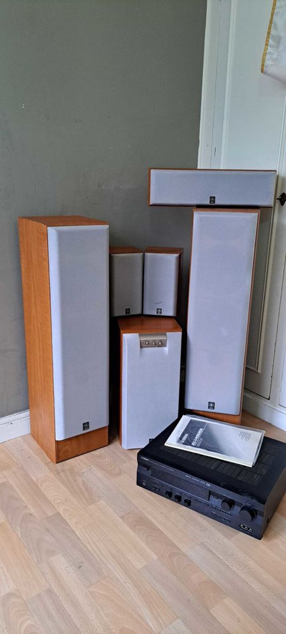 Home cin&eacute;ma Yamaha ampli + Enceinte + Subwoofer Audio et hifi