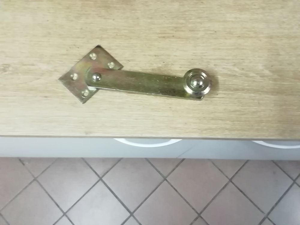 Poign&eacute;e neuve de portail ou autre Bricolage