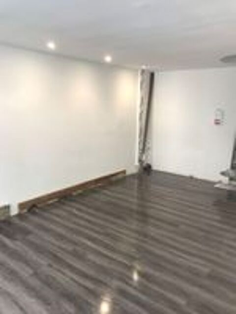  DAB rue grignan 19000 euro loyer très bas 900 e 23 m2+ 12 m2 