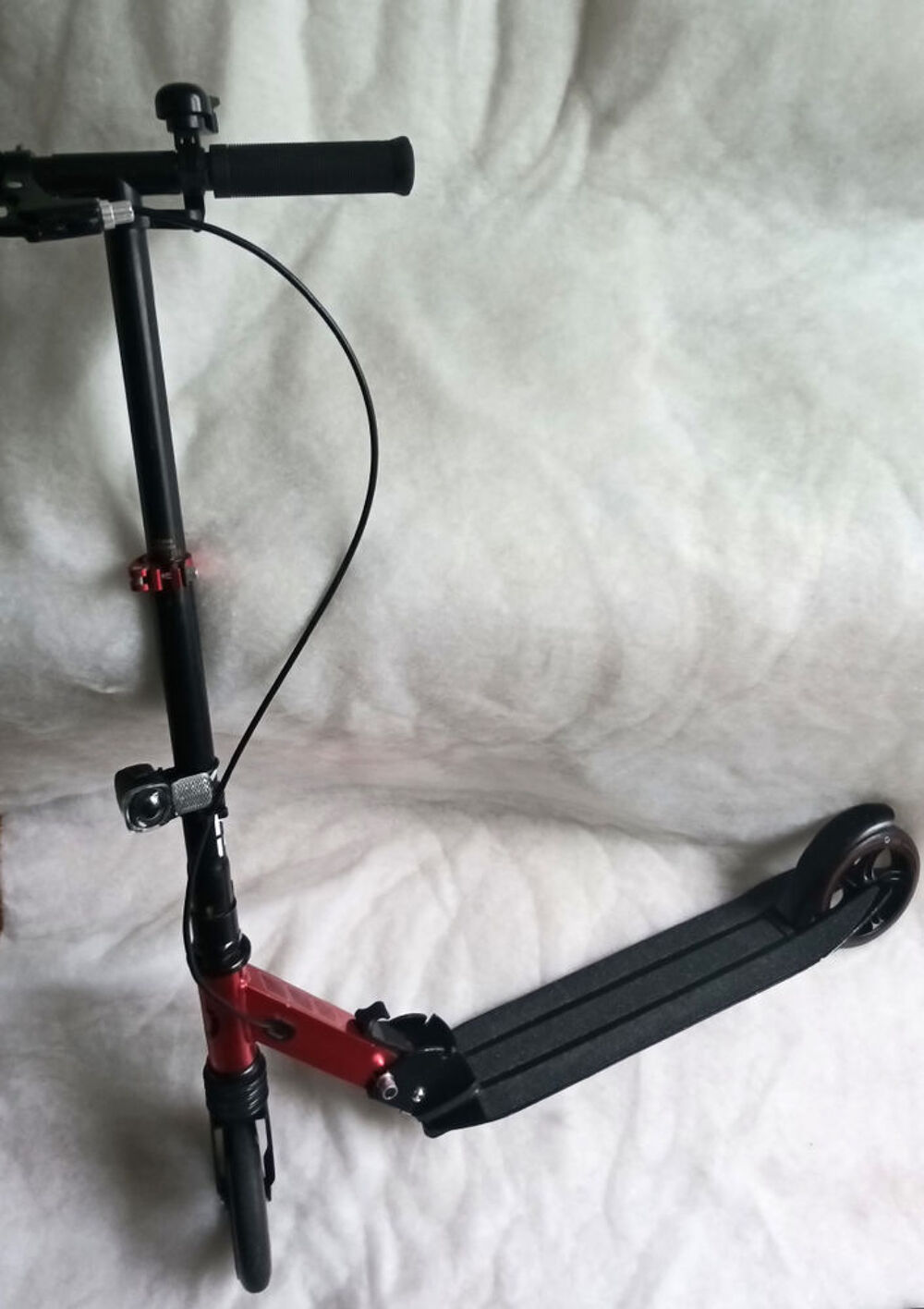 TROTTINETTE enfant pliable OZE neuve Sports