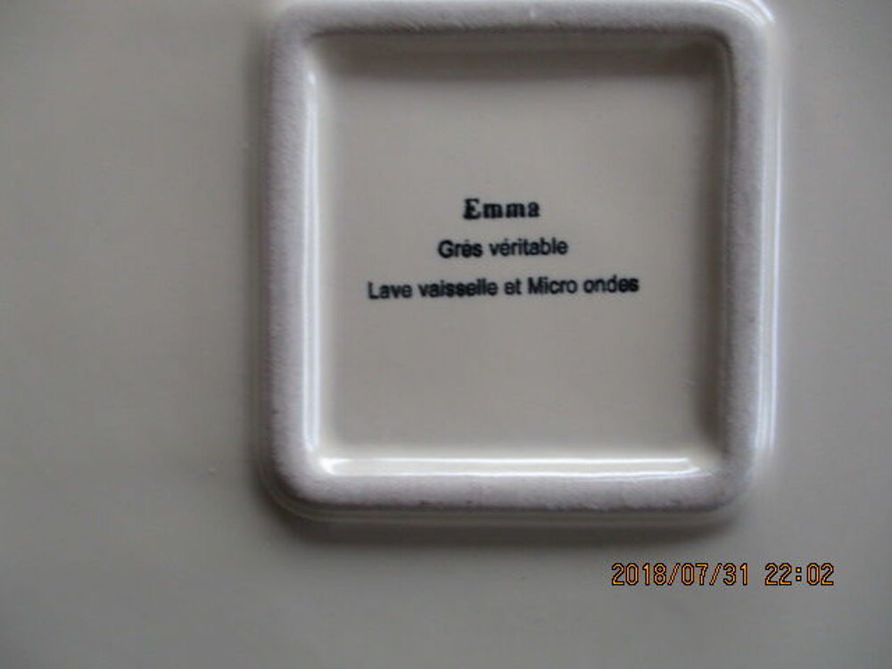 Deux assiettes tr&egrave;s plates Décoration