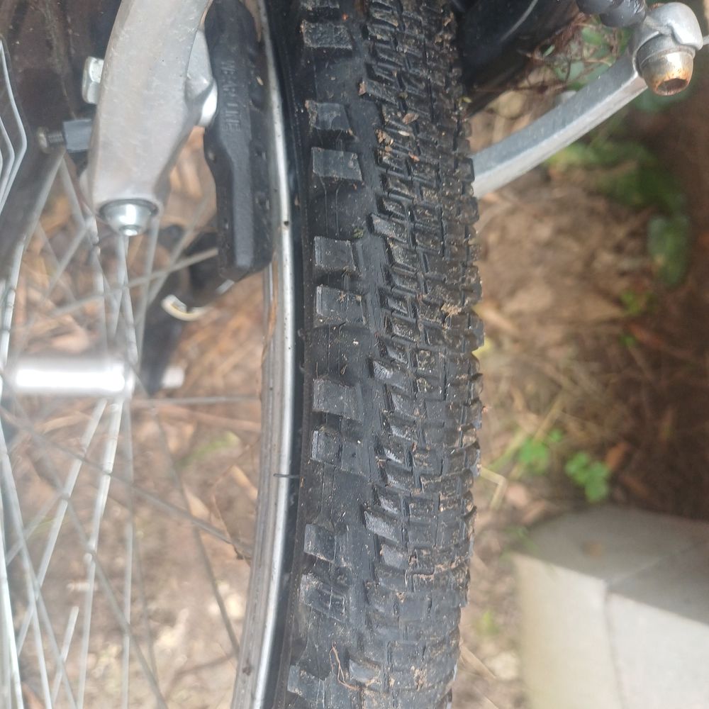 VTT ado en tr&egrave;s bon &eacute;tat Vélos