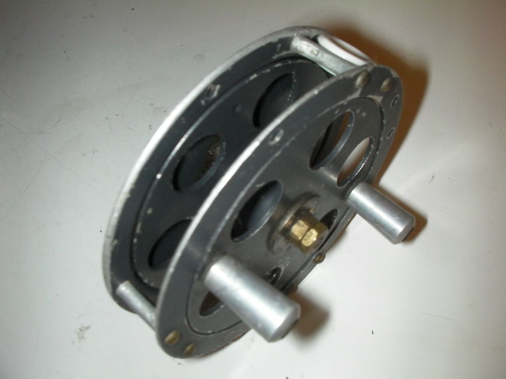 Moulinet mouche ancien Sports