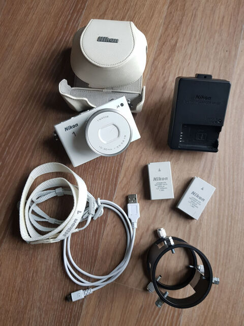 NIKON 1 J4 Hybride 18 Mpx - Objectif nikkor 10-30 VR 300 Ancy-le-Franc (89)