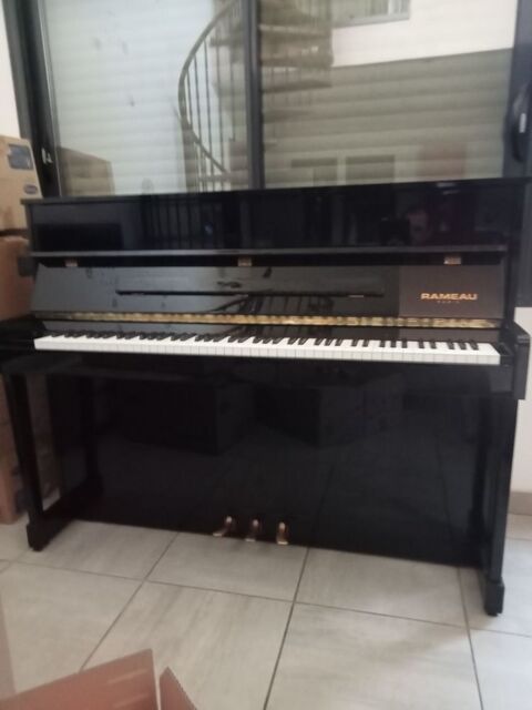 Piano RAMEAU laqu noir TBE 3900 Saint-Macaire-en-Mauges (49)