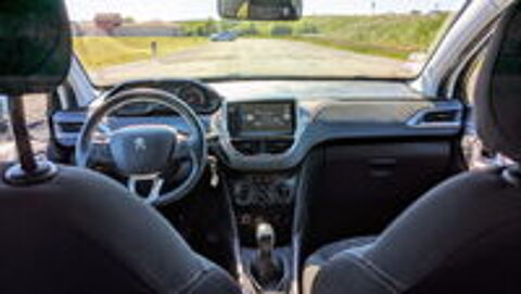 2008 1.2 PureTech 82ch BVM5 Access 2015 occasion 07140 Les Vans
