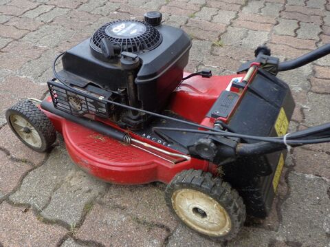 tondeuse � gazon. TORO auto tract�e fonctionne ou pour pi�ce 40 Pacy-sur-Eure (27)